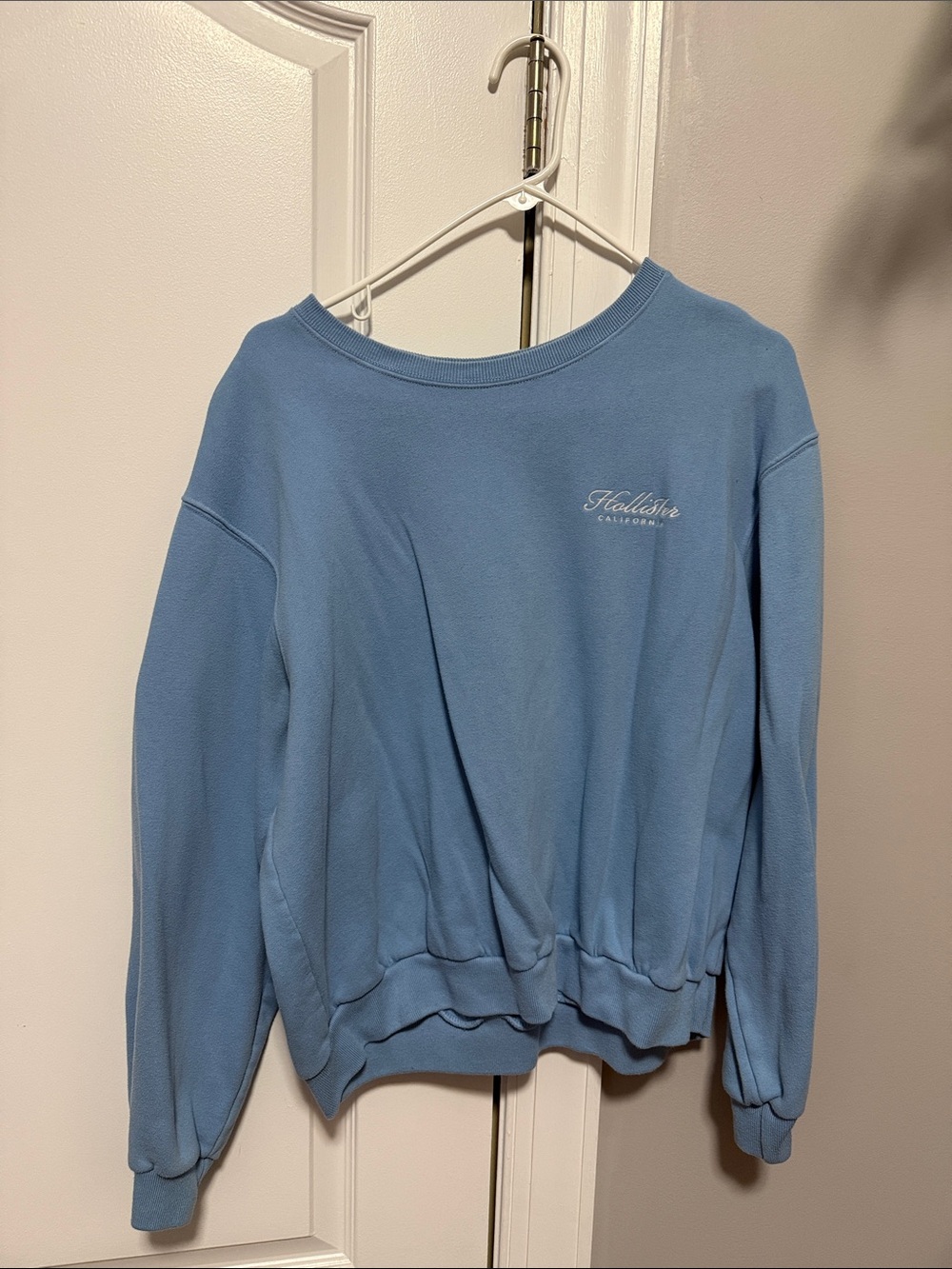 Hollister Sky Blue Crewneck Sweatshirt